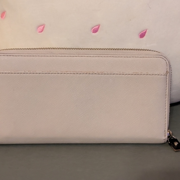 Kate Spade Cream Wallet with Black Sunglasses Design - Picture 2 of 4